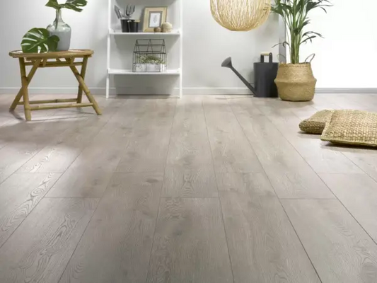 Parchet laminat Alsapan Solid Provence Oak 12 mm, clasa trafic AC6, bizotat 4V 5G