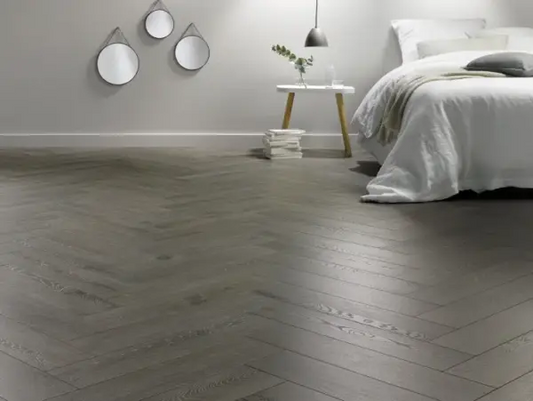 Parchet laminat Alsapan Herringbone Chokeberry Oak 12 mm, clasa trafic AC6, bizotat 4V 5G