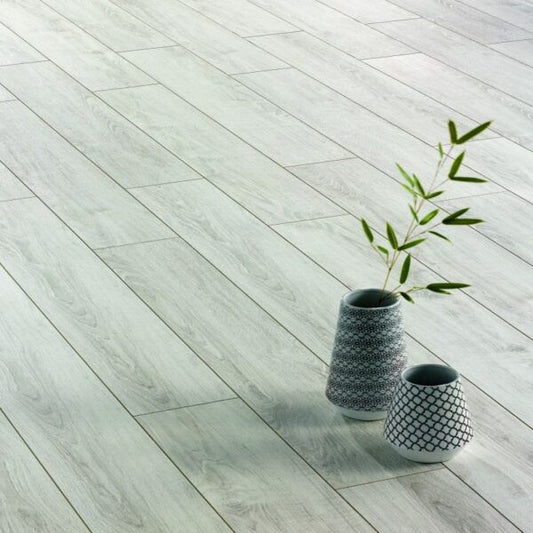 Parchet laminat Alsapan Solid Plus Polar Oak 12 mm, clasa trafic AC6, bizotat 4V 5G