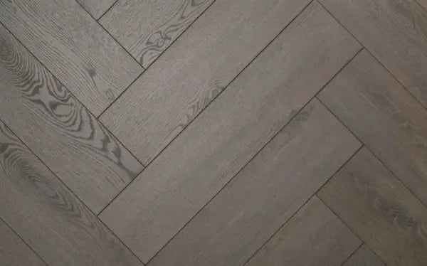 Parchet laminat Alsapan Herringbone Chokeberry Oak 12 mm, clasa trafic AC6, bizotat 4V 5G